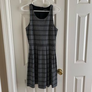 Black and White Banana Republic sleeveless dress